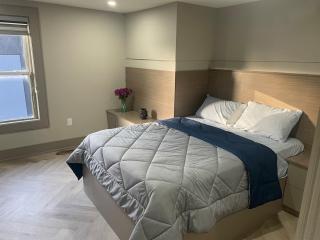 Modern 7 Bedroom Masterpiece on Portage Sleeps 16 - 1