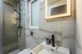 NEW - Only Suites Modern 2-Bedroom apartment with common heated Jacuzzi by SF Homes - 4