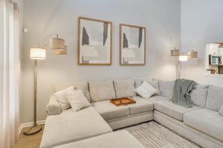 WFH Setup, Fenced Yard! Spacious Spring Hill Stay - 7