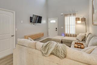 WFH Setup, Fenced Yard! Spacious Spring Hill Stay - 6