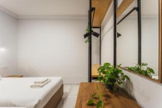 NEW - Only Suites apt3 Modern 2-Bedroom apartment with common heated Jacuzzi by SF Homes - 4