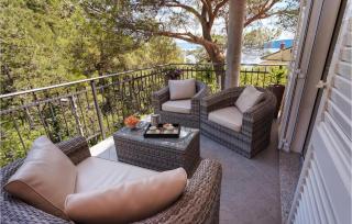 1 Bedroom Gorgeous Apartment In Brsec - 4
