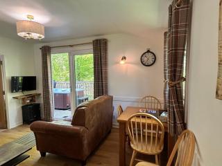 Fern Lodge 11 with Hot Tub - 9