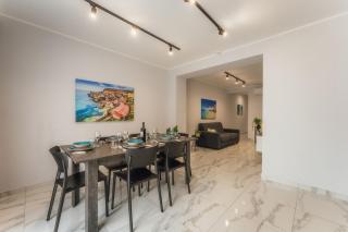 NEW - Only Suites apt 4 Modern 2-Bedroom apartment with common heated Jacuzzi by SF Homes - 4