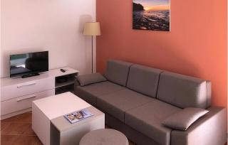 Lovely Apartment In Medulin - 4
