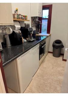 West-End 2 Bed Flat Entire Place w Free Parking - 4