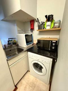 West-End 2 Bed Flat Entire Place w Free Parking - 2
