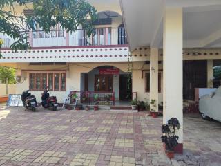 The Modern Home Stay - 9