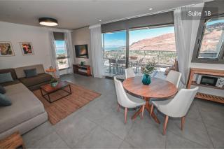 Yalarent Magdala Apartment with Private Jacuzzi - 7