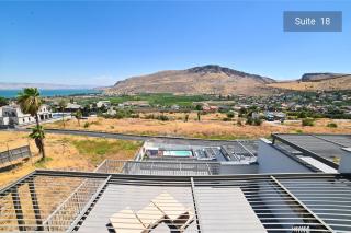 Yalarent Magdala Apartment with Private Jacuzzi - 8