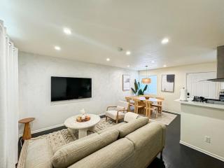 2BR Bohemian Haven Near Walk of Fame - BR6 - BUR - 6