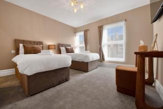 WhiskAwayHomes - Sebright Avenue - 1