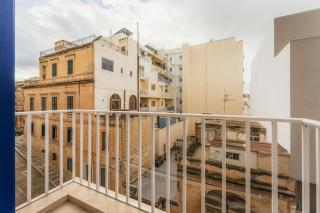 NEW - Only Suites apt5 Modern 2-Bedroom apartment with common heated Jacuzzi by SF Homes - 1