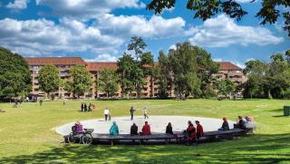 Nice quiet room in posh area central capitol - 1