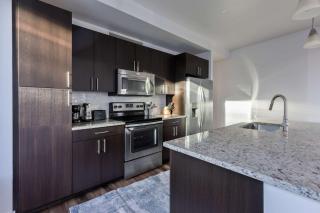 Stylish Seaport Apartment Near Waterfront Dining & Downtown - 7