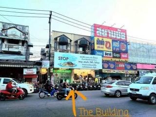 Fan Room Near Bangkok hospital Across Night market - 3