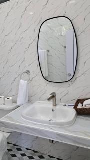 Tanya's Cafe & Resort - 4