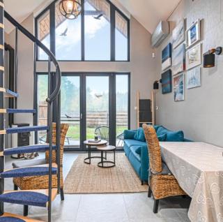 Stark House Gallery - 0