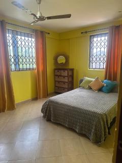 Sunlit Accra Stay Workspaces, Nature, Nightlife - 6