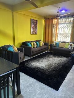 Sunlit Accra Stay Workspaces, Nature, Nightlife - 2