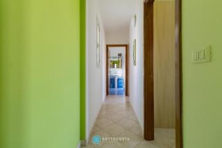 Eleonora's Flat - 2