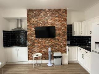 Blackpool - Apartment - Sleeps 6- Coastal Stay - 9