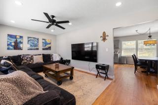 Newly Renovated 5BR 2 Living Rooms Sleeps 10 - 0