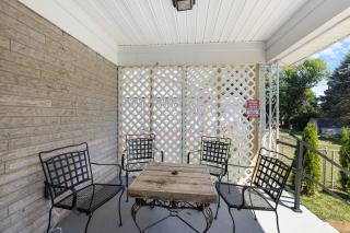 Newly Renovated 5BR 2 Living Rooms Sleeps 10 - 1