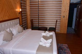 Mountain View Manor - 3