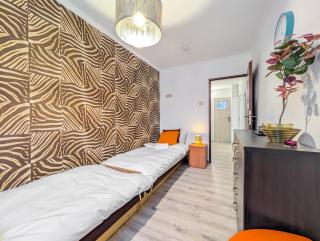 Powstańców Śląskich Homely Apartment by BookingHost - 8