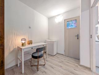 Powstańców Śląskich Homely Apartment by BookingHost - 2