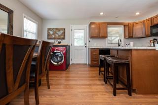 OPEN 4BR2BA Sleeps 8 Near Hwy Covered Deck - 3