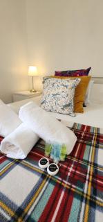 Modern Broughton Apartment - Walk to City Centre and St James Quarter - Edinburgh - 4