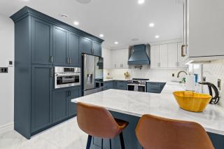 Luxury 2BR Executive Near DT Off Street Parking - 1