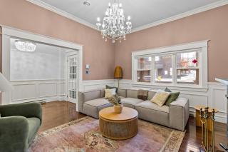 Luxury 2BR Executive Near DT Off Street Parking - 3