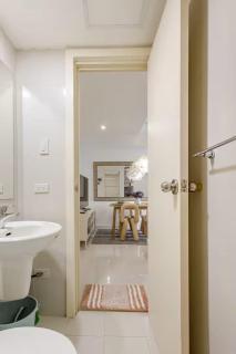 Sabrina'sCrib Apartment 2BR by Azure Residences Near Manila International Airport - 5