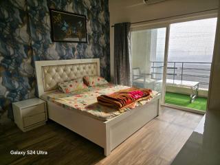 Luxurious suite with all amenities - 9