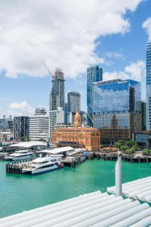 Princes Wharf Amazing 2 bedroom Free Parking - 6