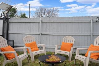 Family Escape Near AUS Games, Pool, EV Charger - 7