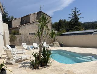 Villa wifi 8 à 10 personnes BBQ piscine situation centrale à Cuges les pins Sainte Baume 2km OK Corral 20km Marseille centre 20km Var - 9