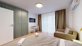 NEW Studio by Nivy & Bus Station w AC - 7