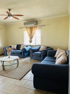 Bird & Bed Farmhouse - 7