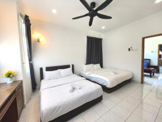 Comfy Corner House 4BR @10 mins legoland 10-16pax - 8
