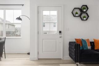 Modern Luxury Retreat Westfield- Near Grand Park - 2