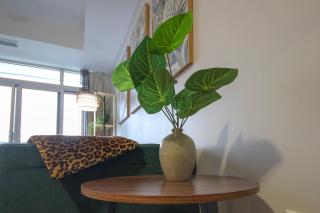 Safari Luxe 3 Bedroom Designer Condo Near Downtown - 3