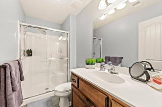 Home Away from Home 2 Close to KCI Airport, Weston - 2