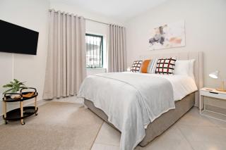 Stylish Studio Circa 2101 in Sandton - 1