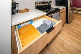 OTR 1BR by TQL, Sleeps 4ppl, Lux King Bed, Wifi, 4th Fl - 4