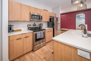 OTR 1BR by TQL, Sleeps 4ppl, Lux King Bed, Wifi, 4th Fl - 7