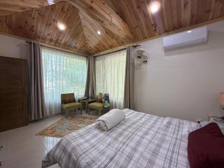 Haven Lodge Bhurban, Cheerful 3BR Cottage - 1